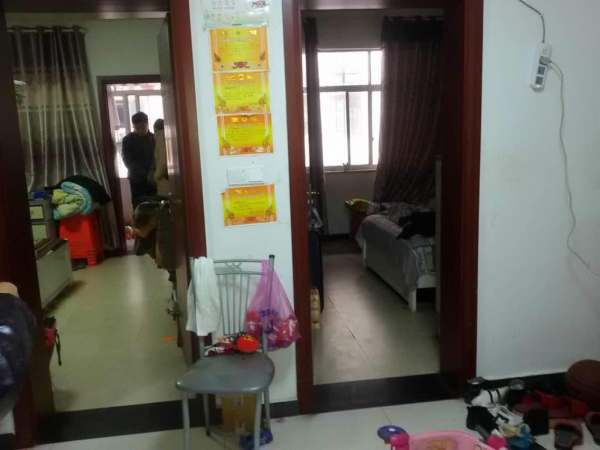 交警院內(nèi)30萬(wàn)_4
