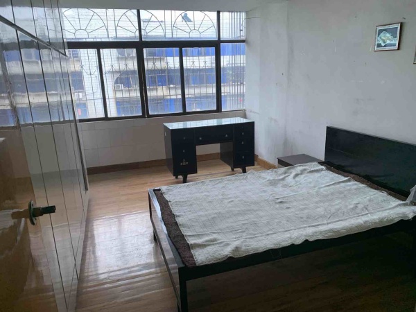 建設(shè)路口48萬_2